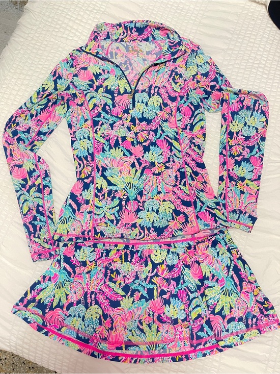 Lilly Pulitzer Dresses & Skirts - Long-Sleeve Luxletic Set in Navy with Pink & Aqua